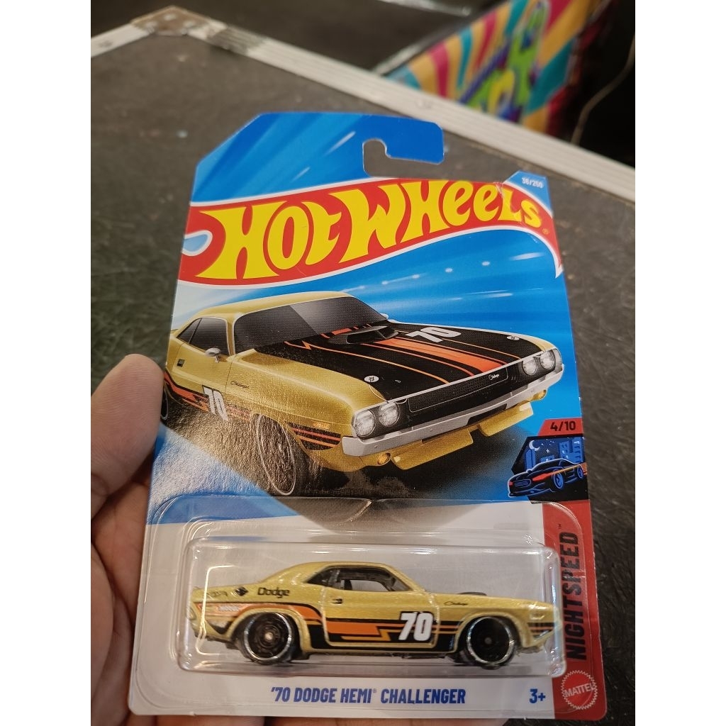 Hotwheels 70 Dodge Hemi Challenger