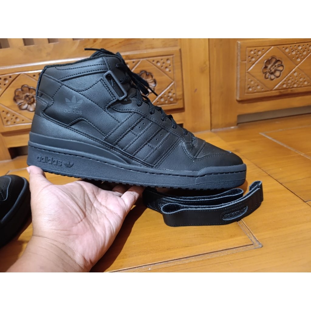sepatu Adidas forum mid full black sz 47 original