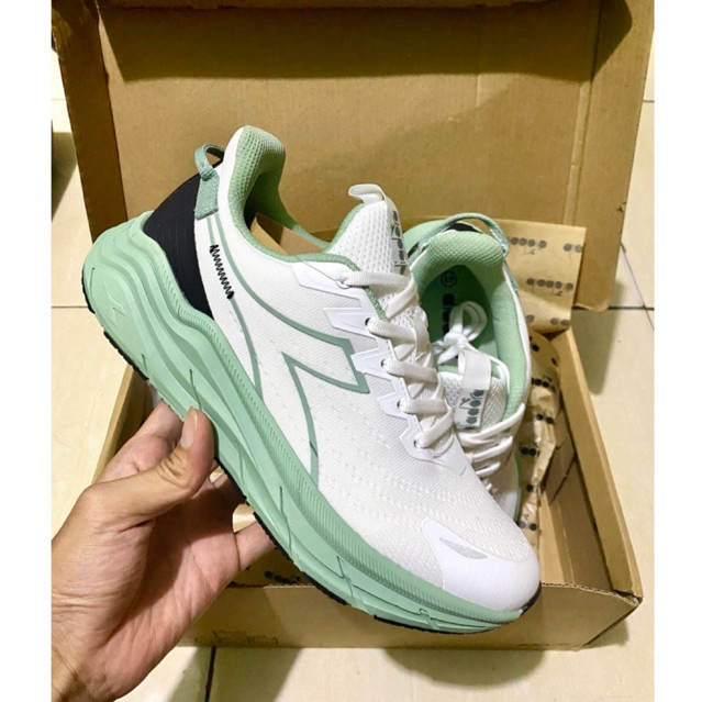 DIADORA PUTIH ORIGINAL