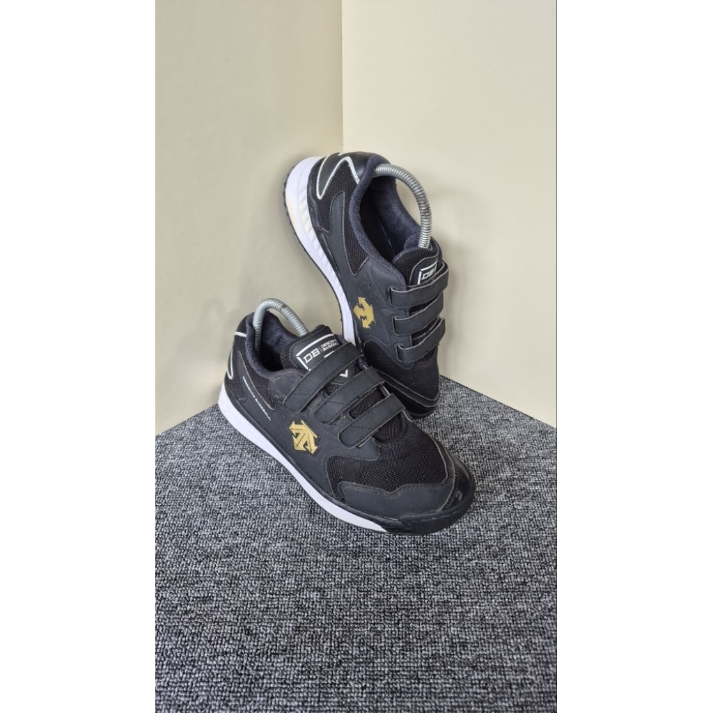 sepatu baseball descente turf