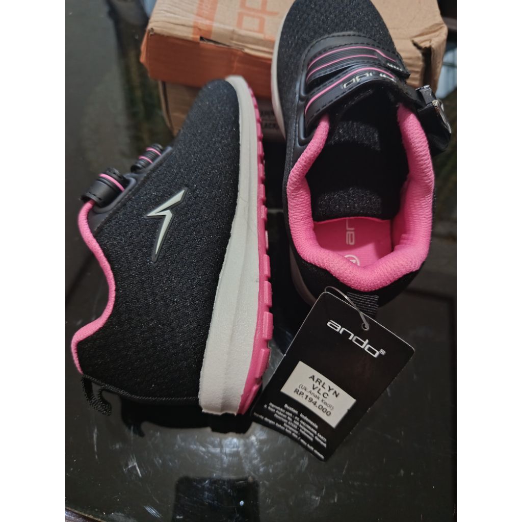 Sepatu Sekolah Anak Perempuan Ando Arlyn VLC Magnet hitam/pink black/fushia no 29 Sale