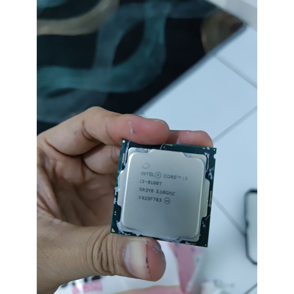 Prosesor i3 8100T