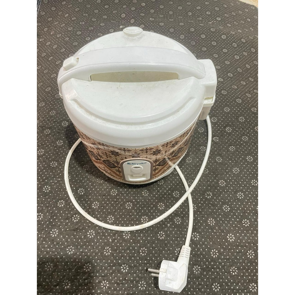 preloved produk elektronik magic com miyako 0,6lt