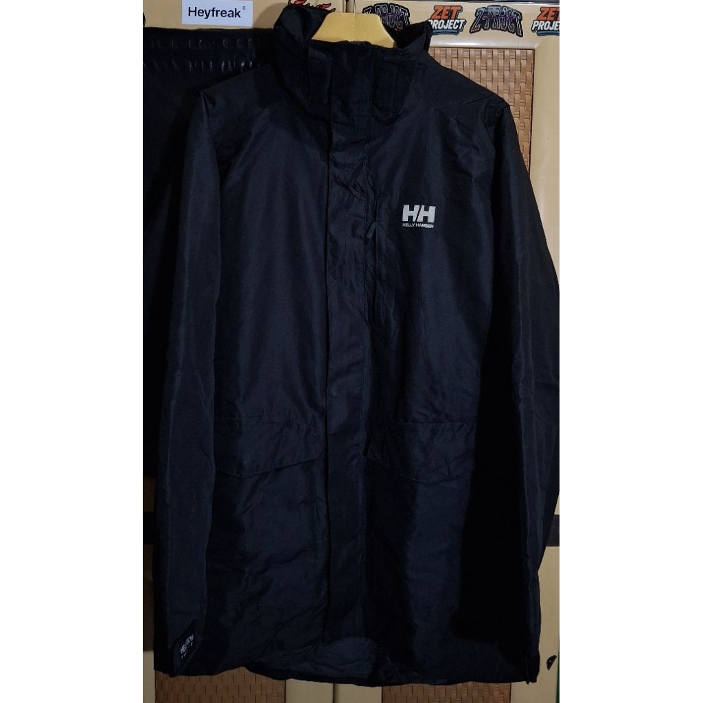 Outdoor Jacket / Jacket Gunung / Hiking Helly Hansen - Bekas Second