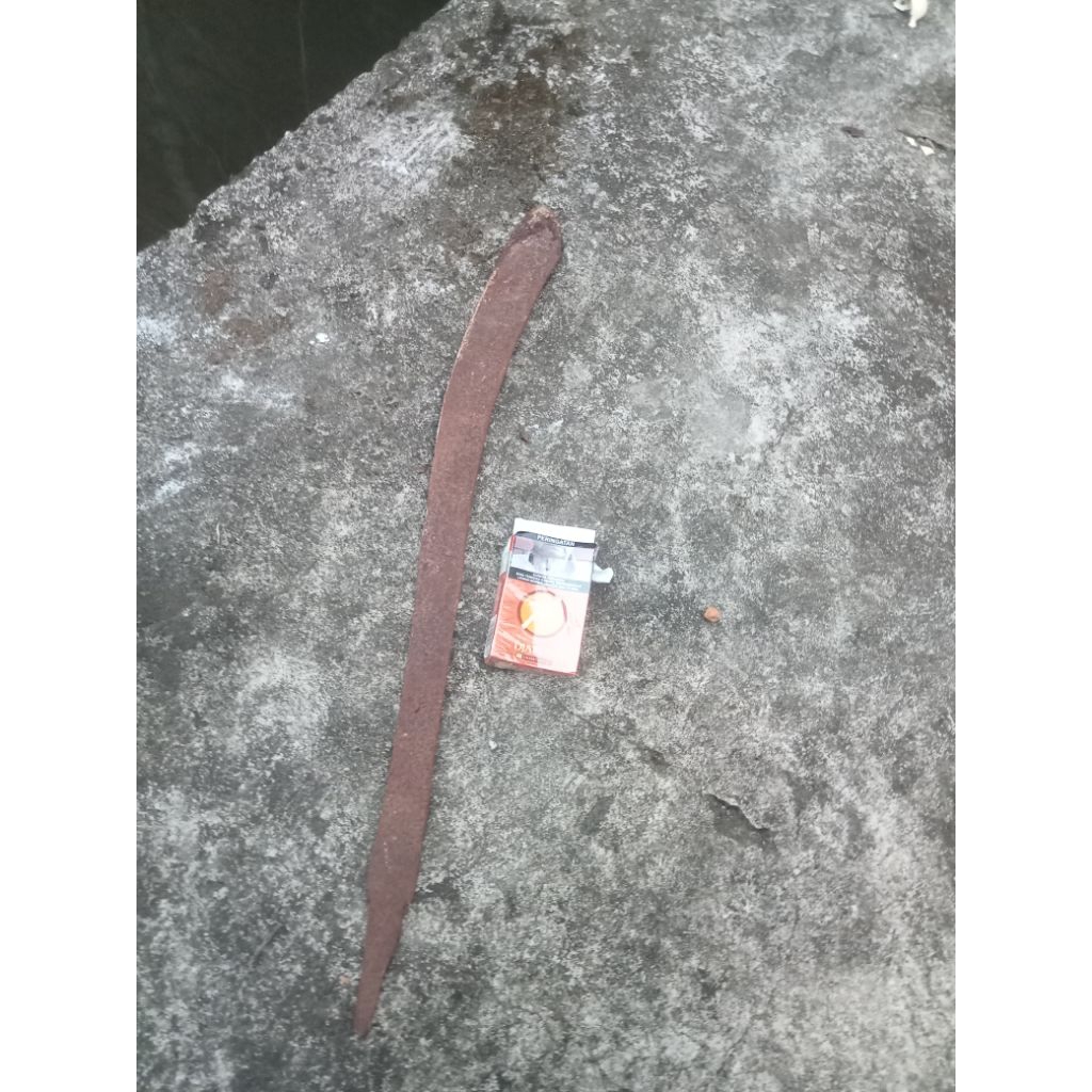 pedang temuan sungai
