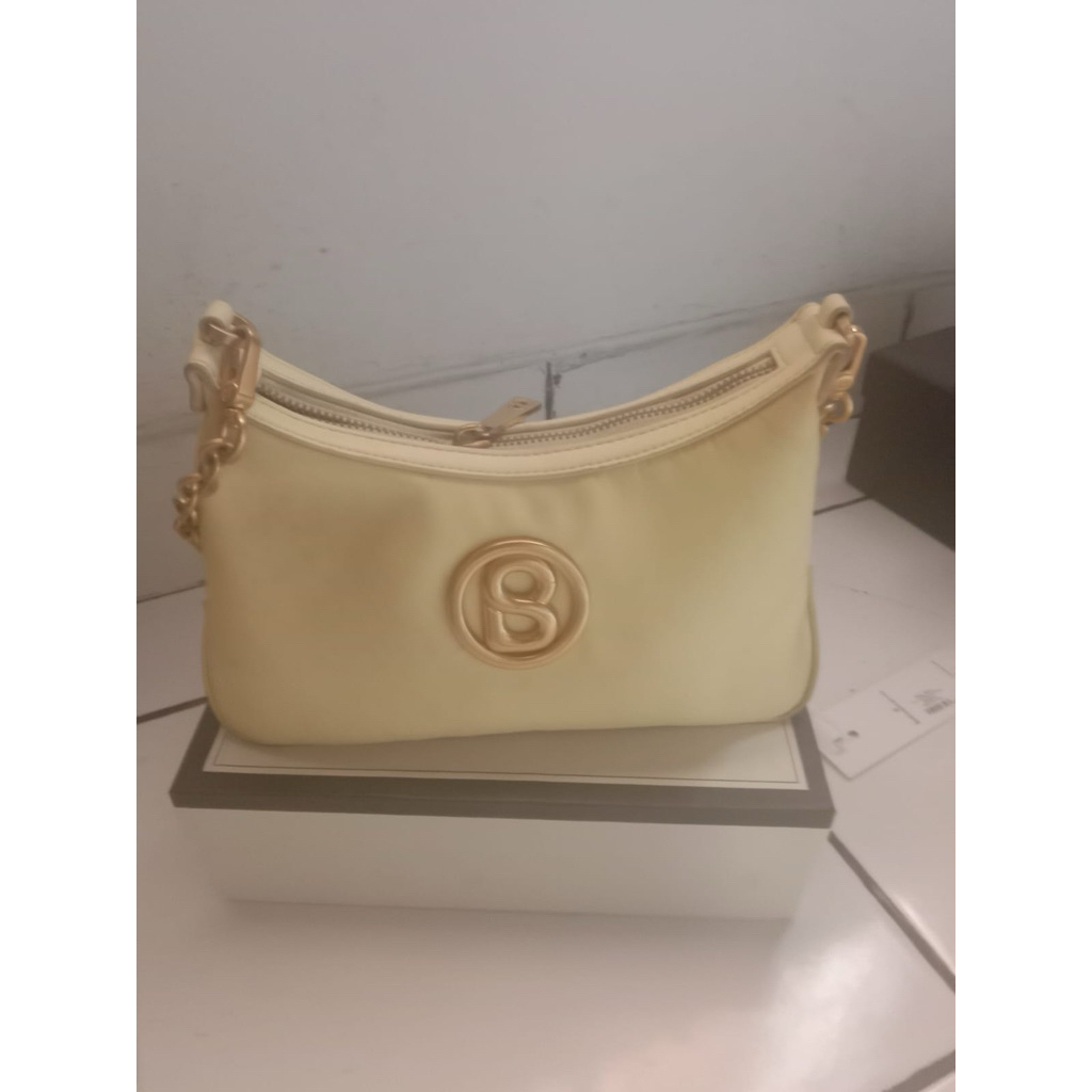 preloved Luana bag Buttonscarves