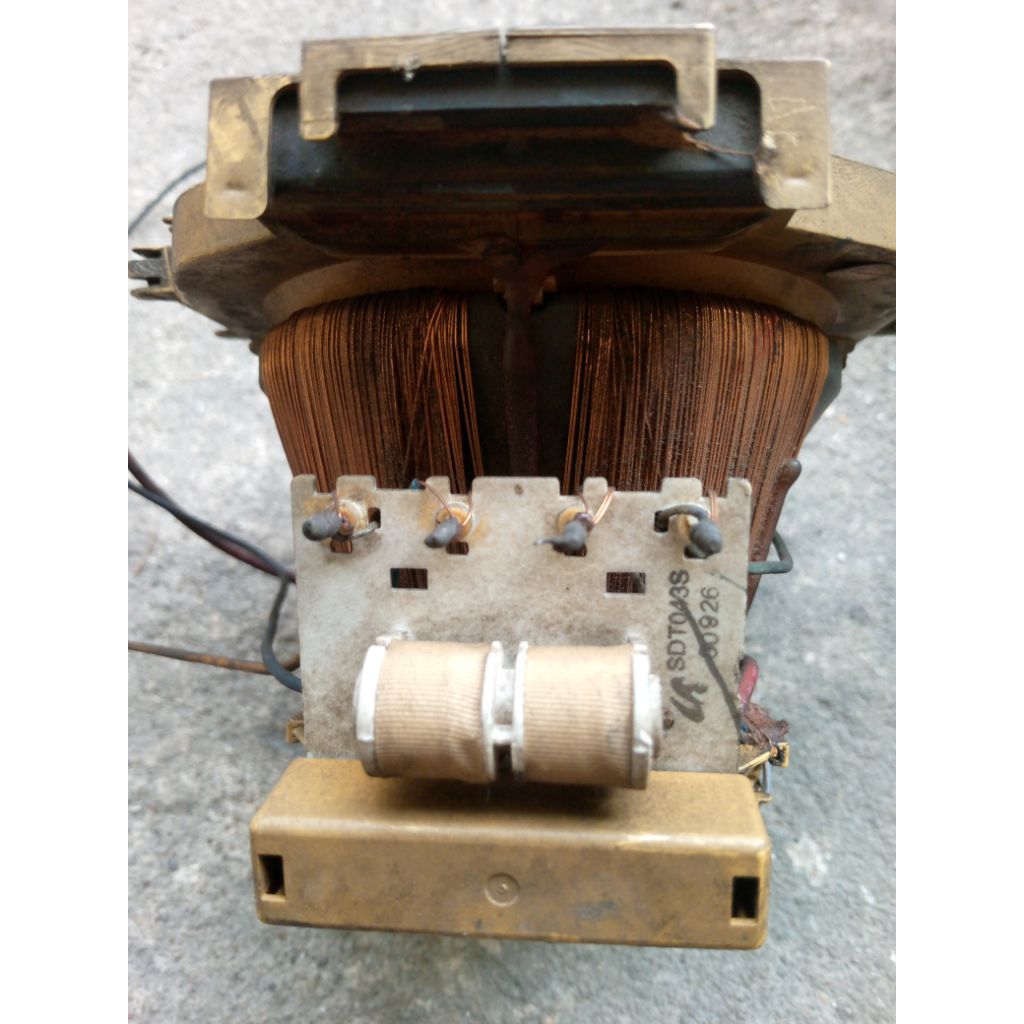 Yoke, konde TV tabung flat 21inc merk Sanyo, normal.
