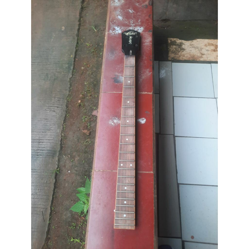 Neck Bass Oscarsmith