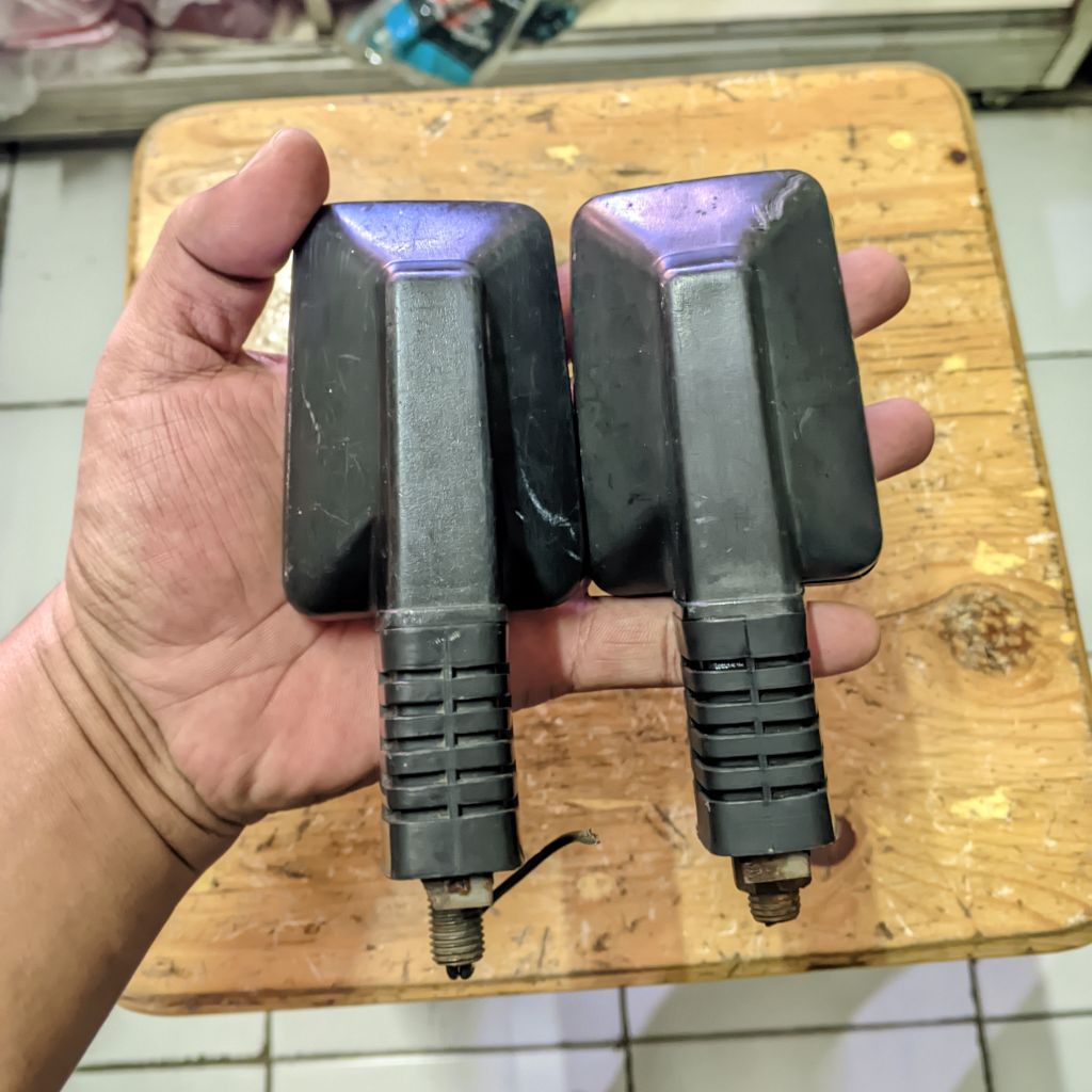 Lampu sen sein honda c700 c800 win100 gl100 bekas copotan