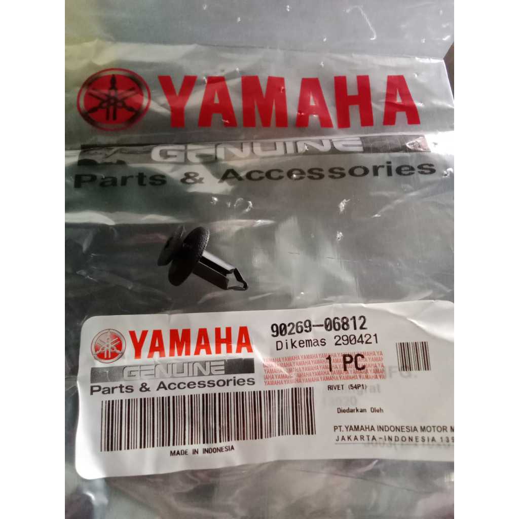 90269-06812_Baut Rivet Klip Body Plastik Slebor Spakbor Belakang Yamaha Mio J GT