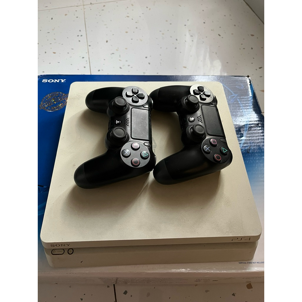 Playstation 4 (PS4) Slim Original