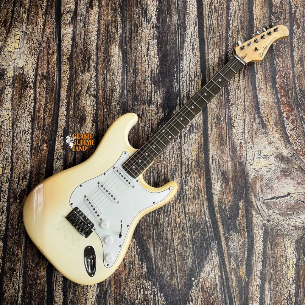 Bacchus BST 1R Universe Series Stratocaster in Olympic White