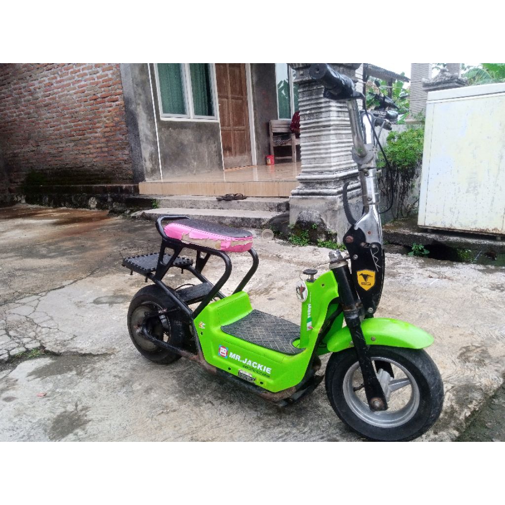 skuter listrik mr.jackie