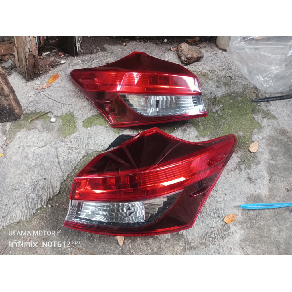 Stoplamp lampu belakang mobil toyota all new yaris led original