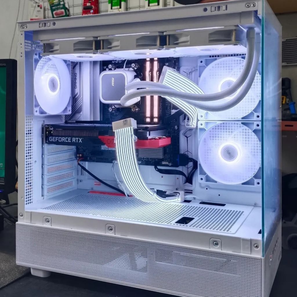 PC Gaming CREATOR RYZEN 5 7500F RTX5060 RAM 16GB NVME 512GB