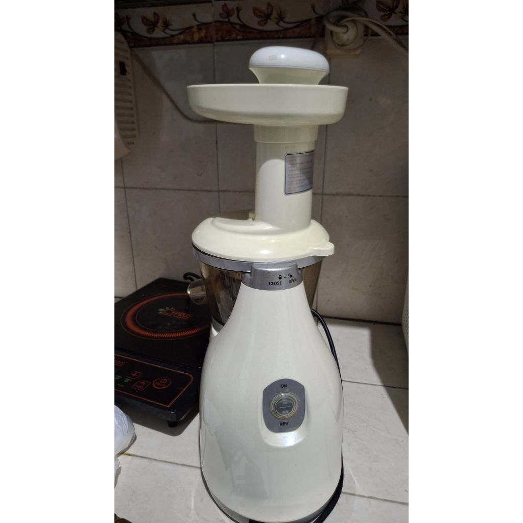 Preloved juicer Hurom
