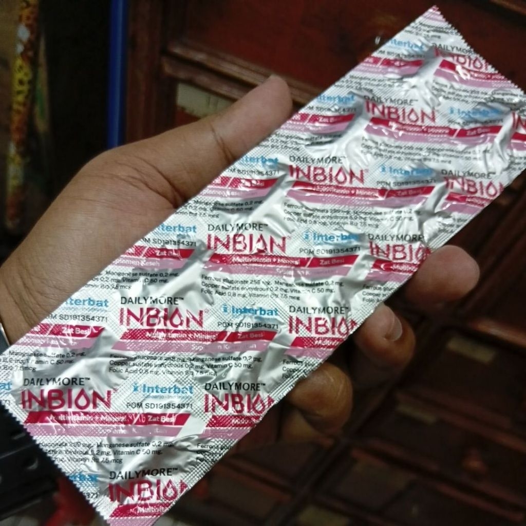 Inbion multivitamin mineral zat besi @ strip 10 kapsul