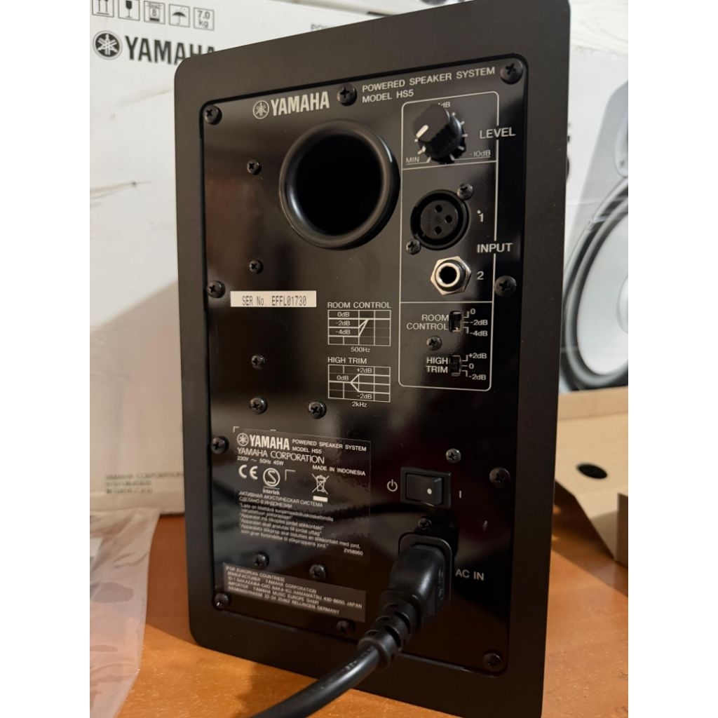 Speaker Yamaha HS 5