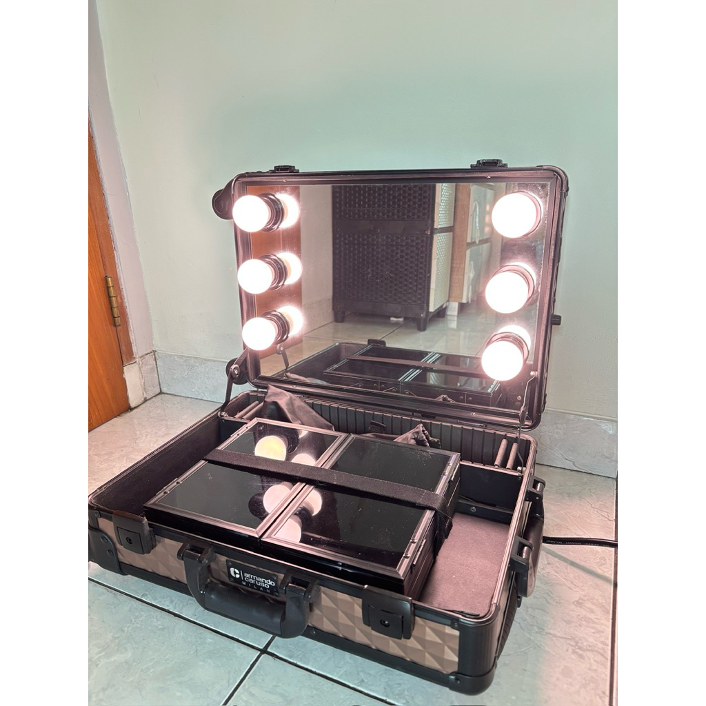 Preloved Koper Makeup Armando Caruso 6 Lampu Rose Gold Beauty Case Free Lampu – Makeup Case Mirror P