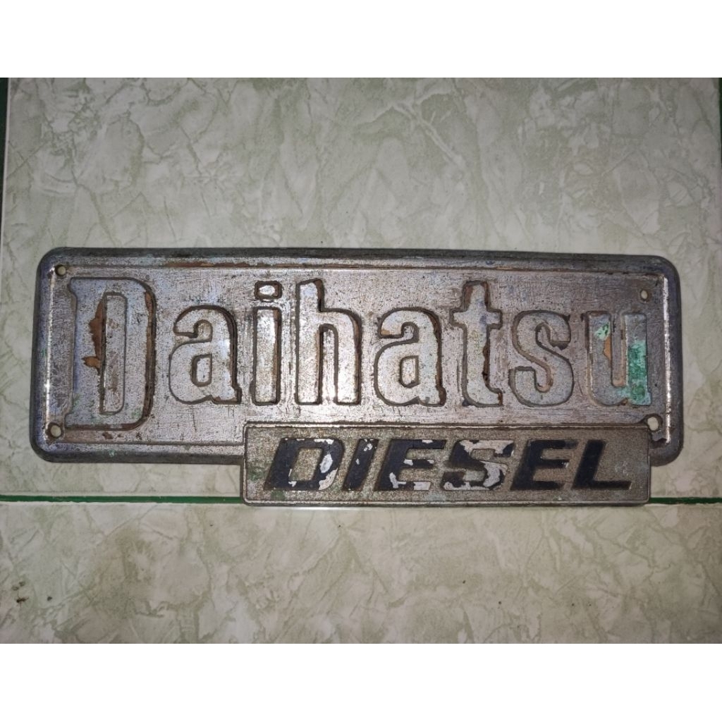 emblem Daihatsu diesel taft Rocky badge daihatsu diesel TAFT ROCKY logo DAIHATSU DIESEL original