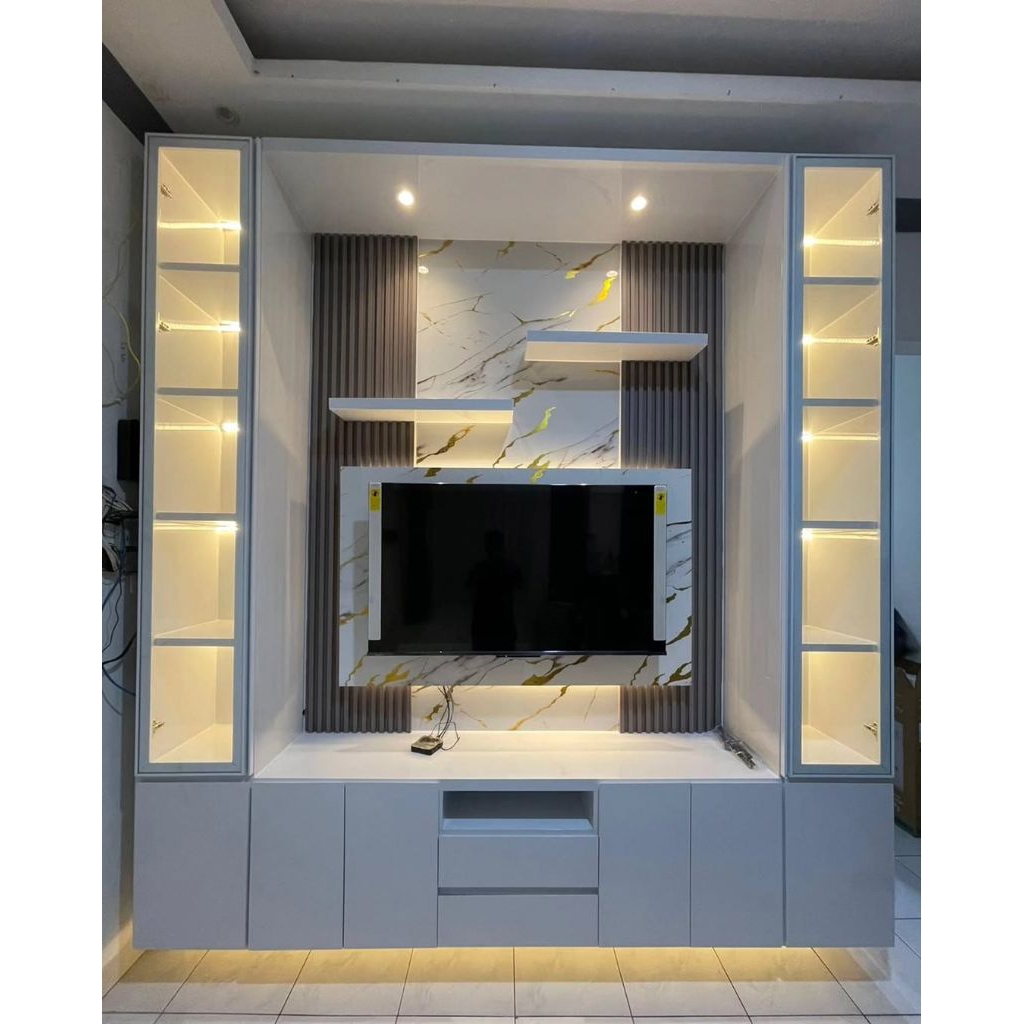 Custom Backdrop TV ACP Putih Glossy Type Luxury Minimalis Modern | Start Harga 2.600.000/m | Malang,