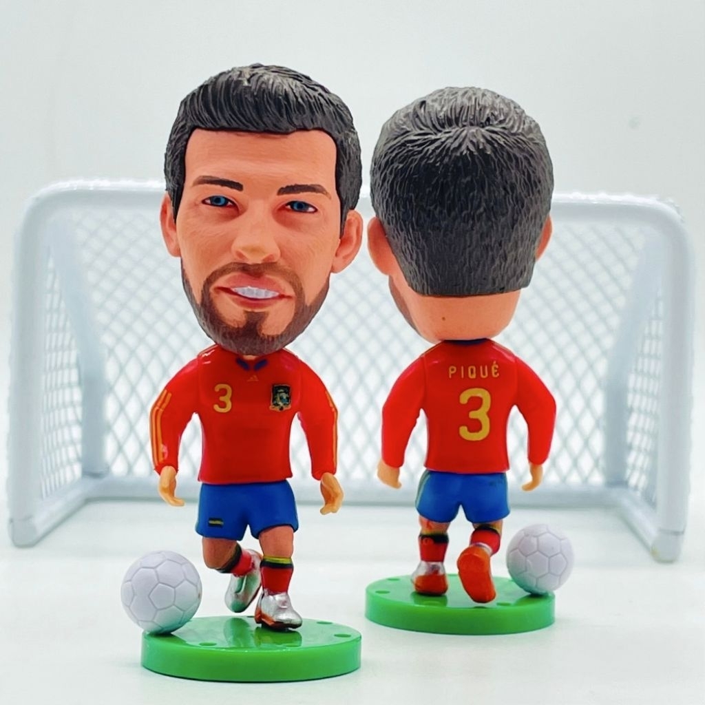 Action figure Gerard Pique Spain 2010 World Cup Champion soccerwe original