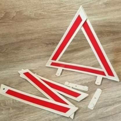 segitiga pengaman mobil rangkai