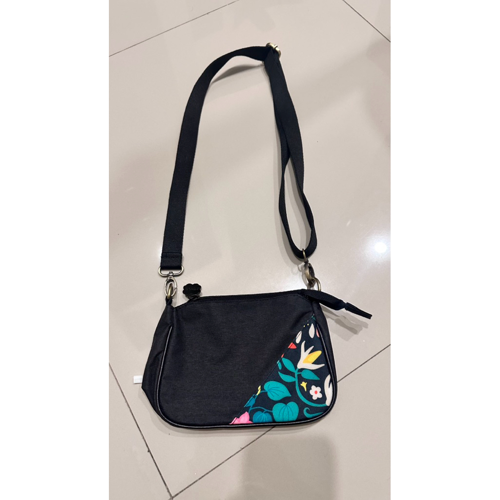 Tas Shoulder Bag SOVLO Black Floral