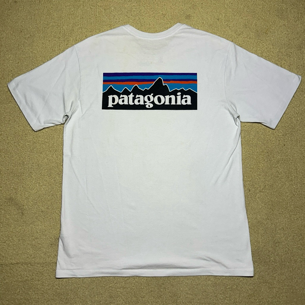 PRELOVED KAOS PATAGONIA PUTIH