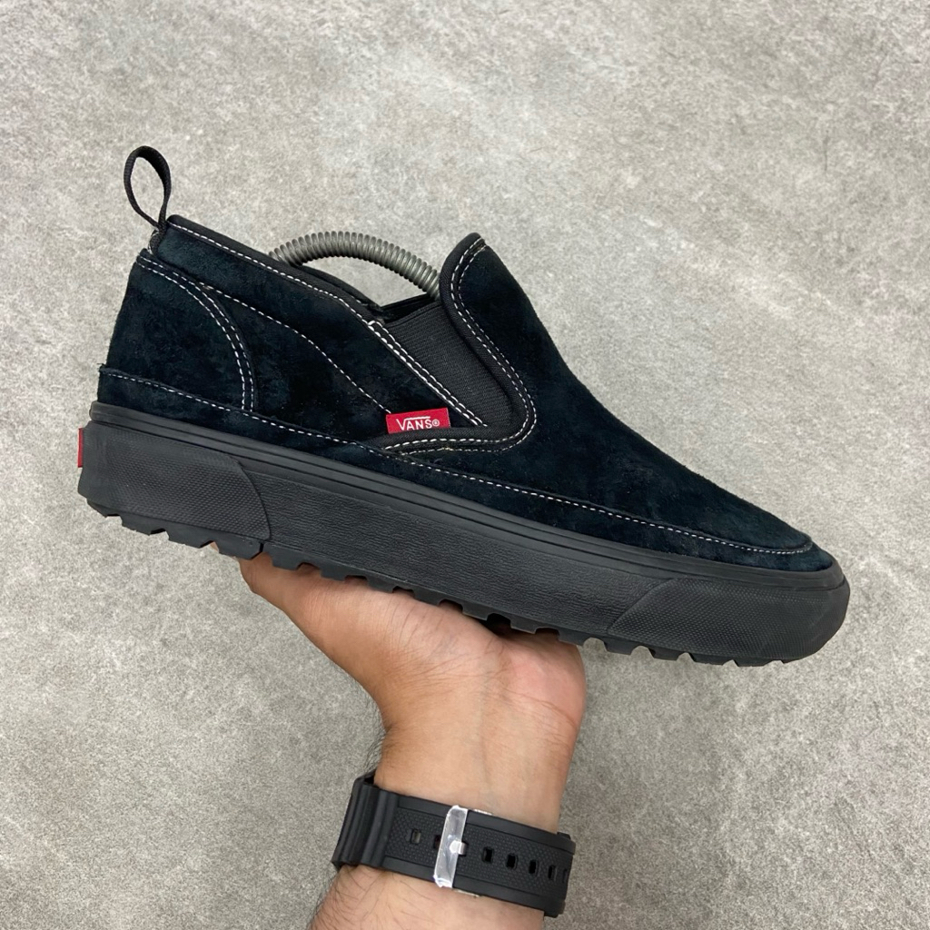 [Size 40.5] Vans Mid Slip MTE 1 Triple Black Suede Second Original. Harga Barunya 4.5 Juta Rupiah