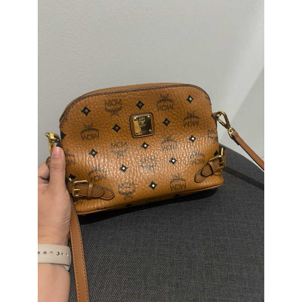 Tas sling bag mcm