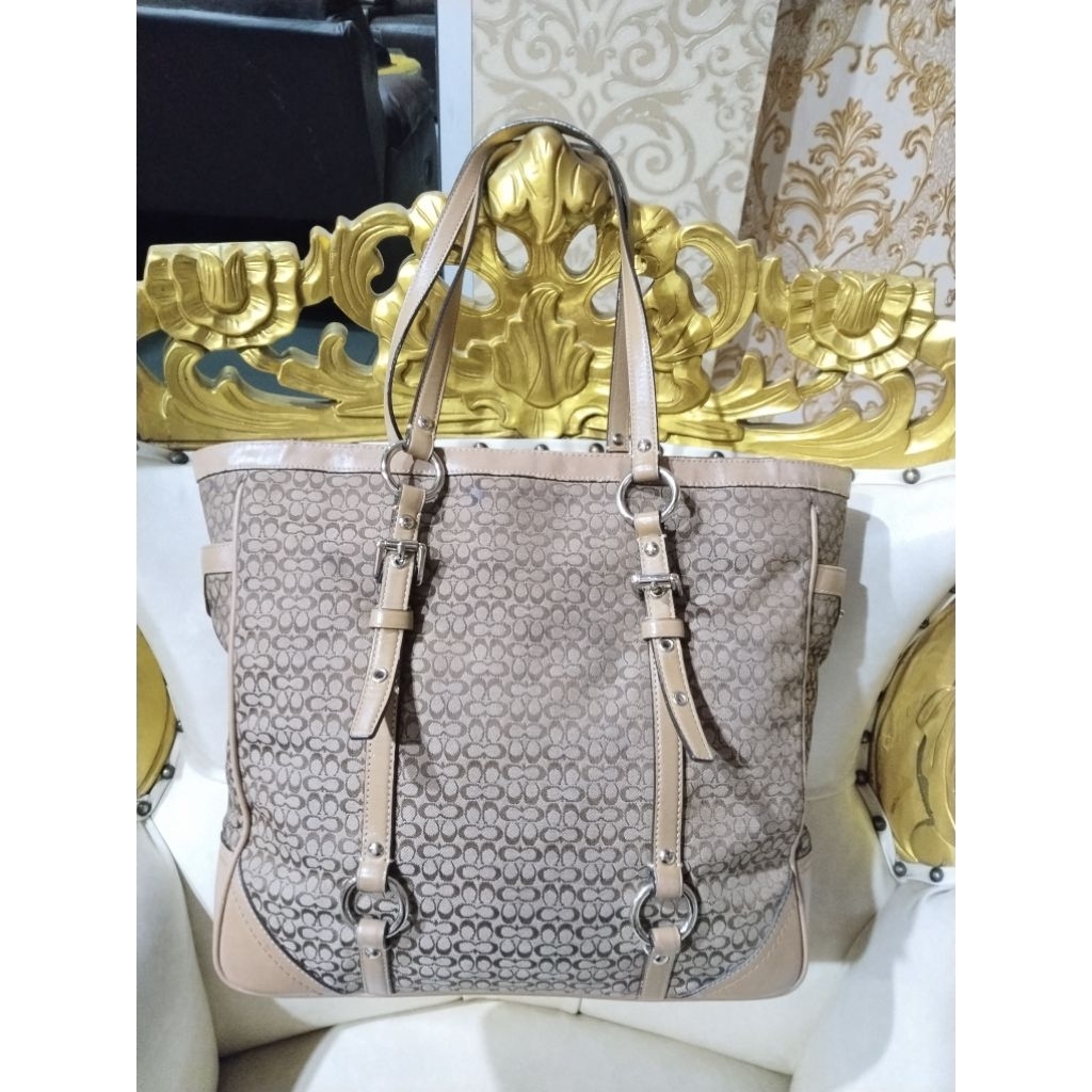 Tas COACH bekas pemakaian, second seken preloved