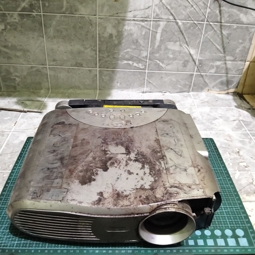 Jual Proyektor Toshiba TLP381 + Document Camera Bekas Cocok Kanibal / Servis