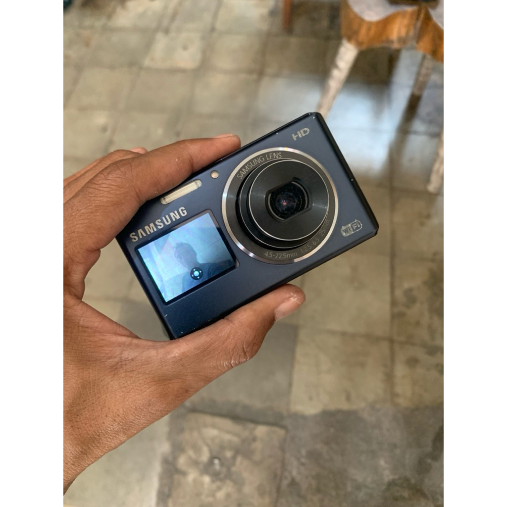 samsung dv150f selfie camera pocket