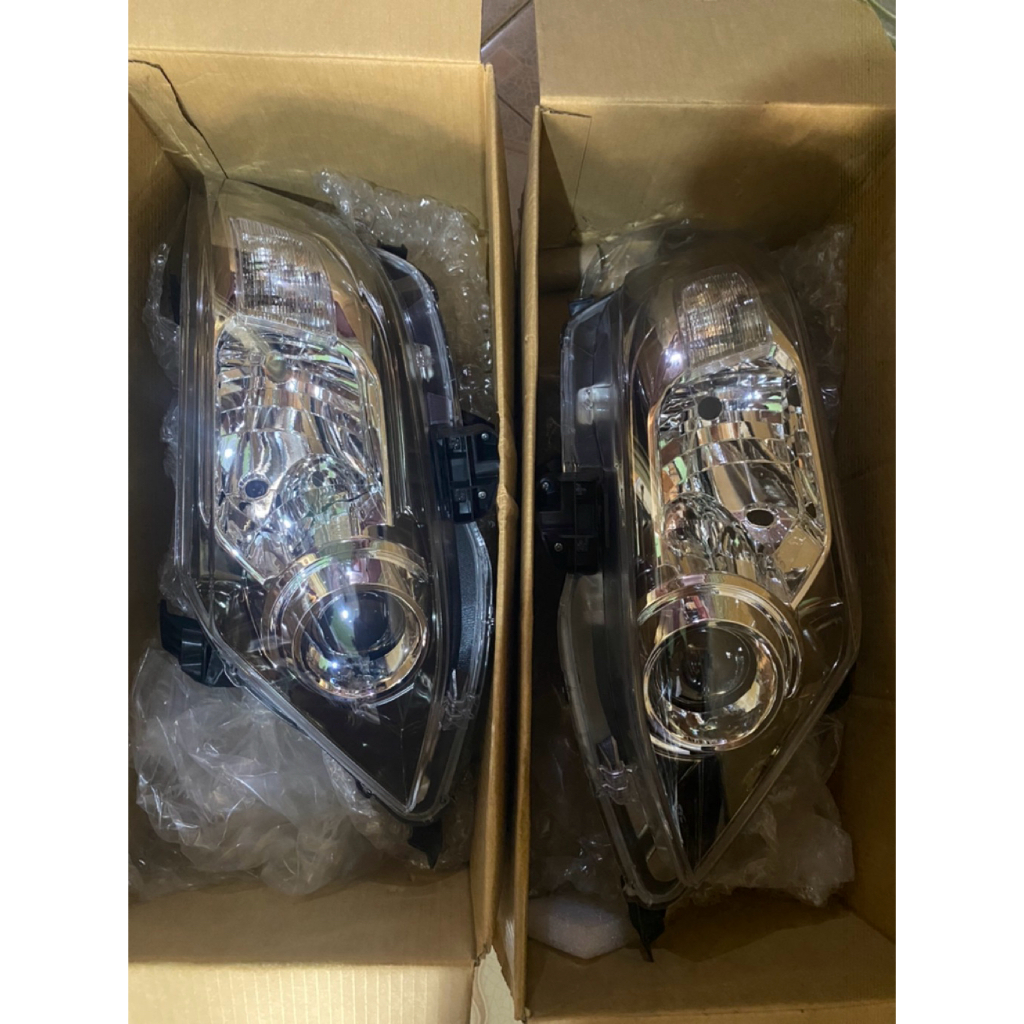 Headlamp Fortuner VNT/Fortuner TRD/Fortuner 2011-2015
