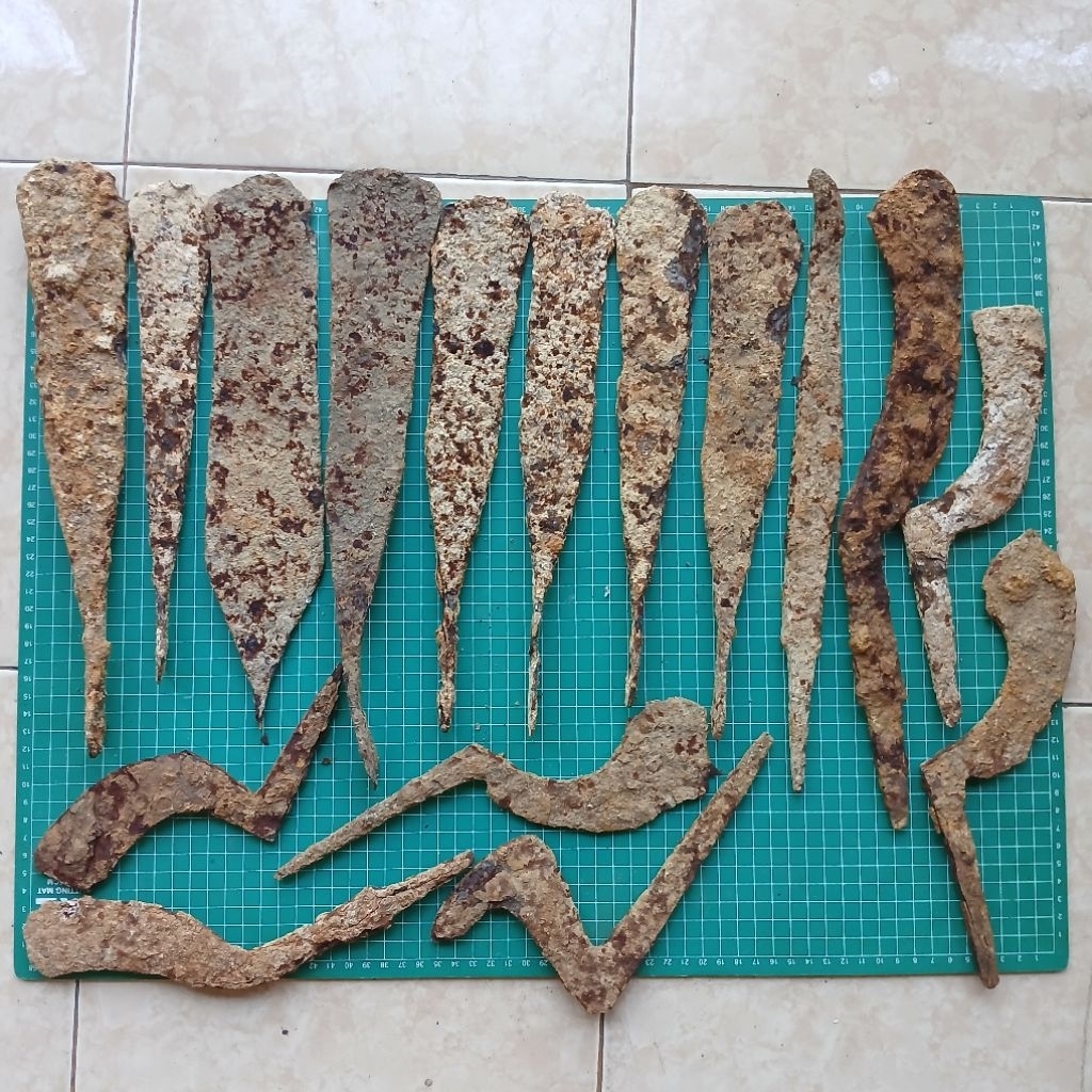 Borongan 4 Kg Temuan Galian Tanah Besi Kabudhan Material Pusaka KUNO