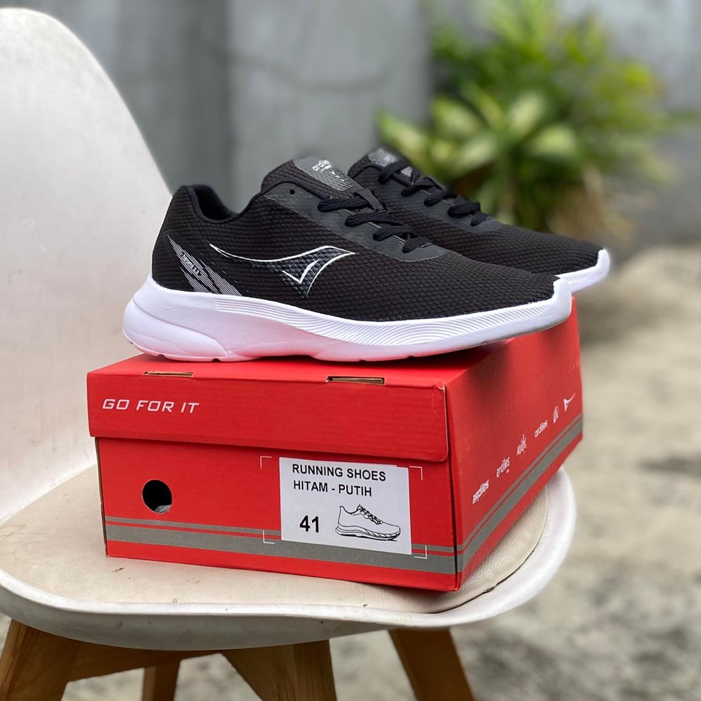 Sepatu sekolah hitam putih sepatu pria sepatu kerja tali hitam putih