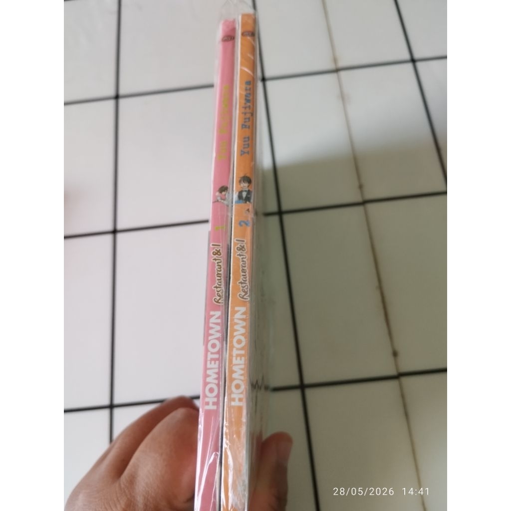 Komik hometown restaurant & 1 1-2