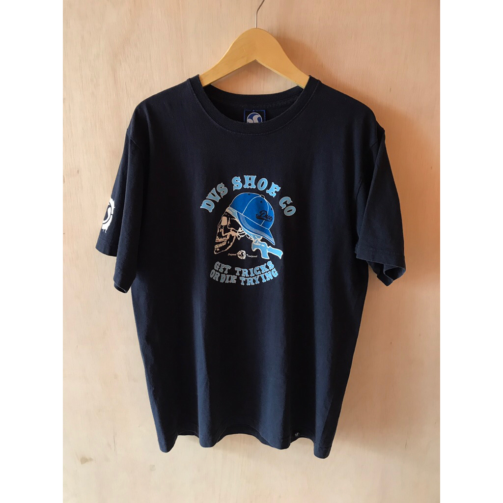 Vintage Dvs shoe co t shirt