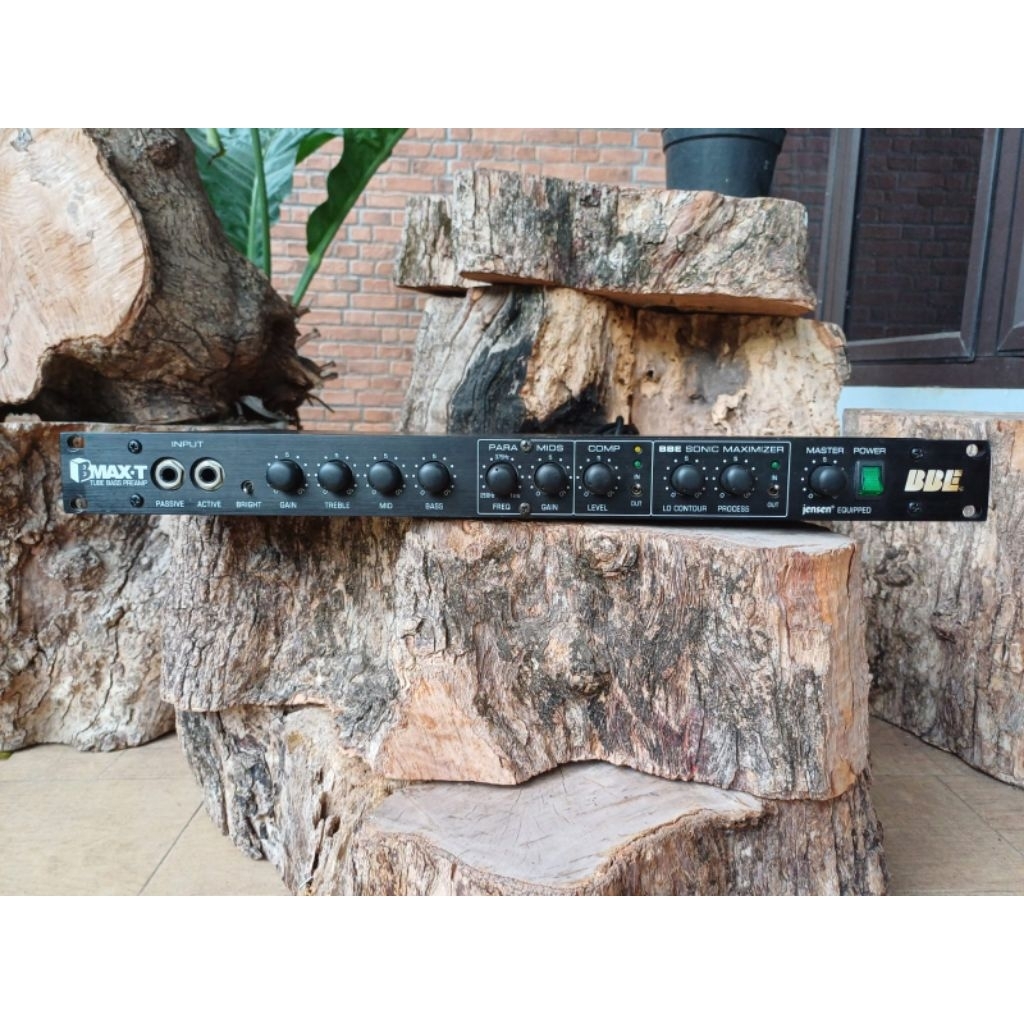 BBE BMAX-T Bass Preamp TUBE