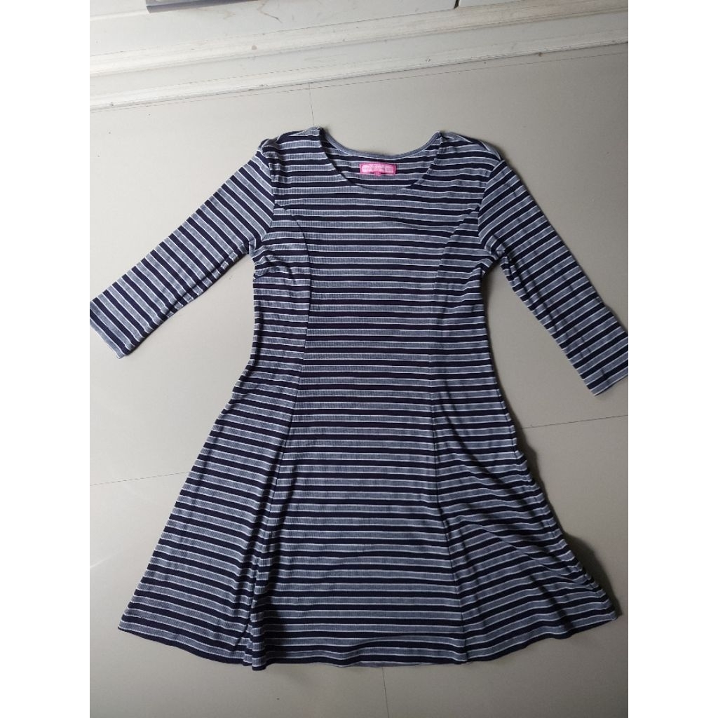 Dress ninety degrees preloved | outer graphis | Topi SCREAMOUS Preloved | TAS HOUSE OF WE KALA PRELO