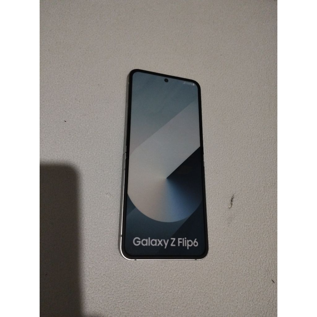 Dummy Samsung galaxy z flip 6 (hp pajangan)