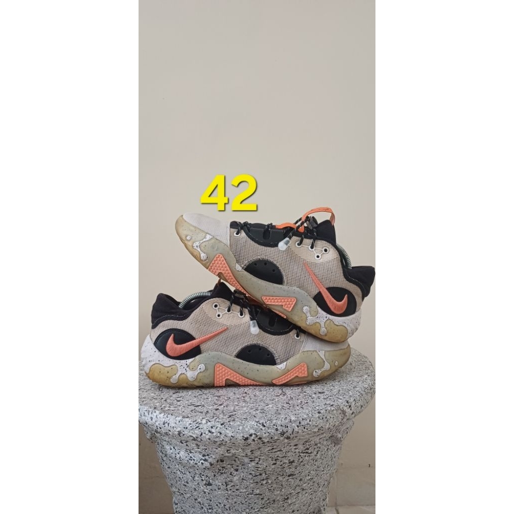 Nike PG 6 Fluoro