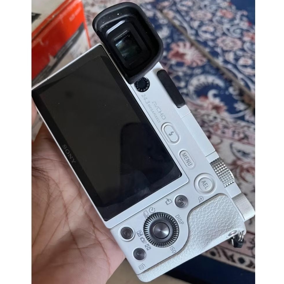kamera Sony a6000 lensa kit like new hampir ga ada lecet, bukan a6300 a6400