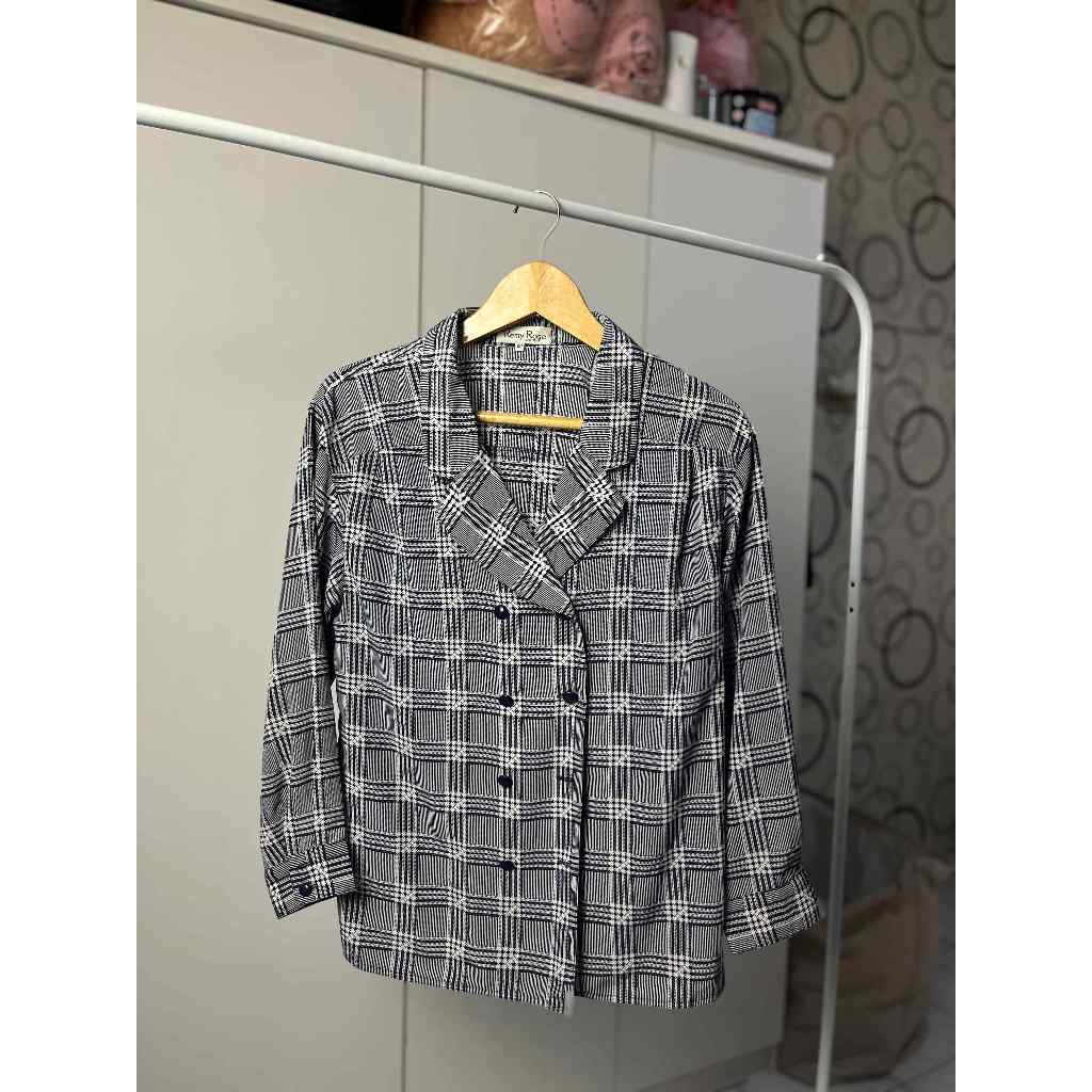 Blazer Motif Kotak Wanita