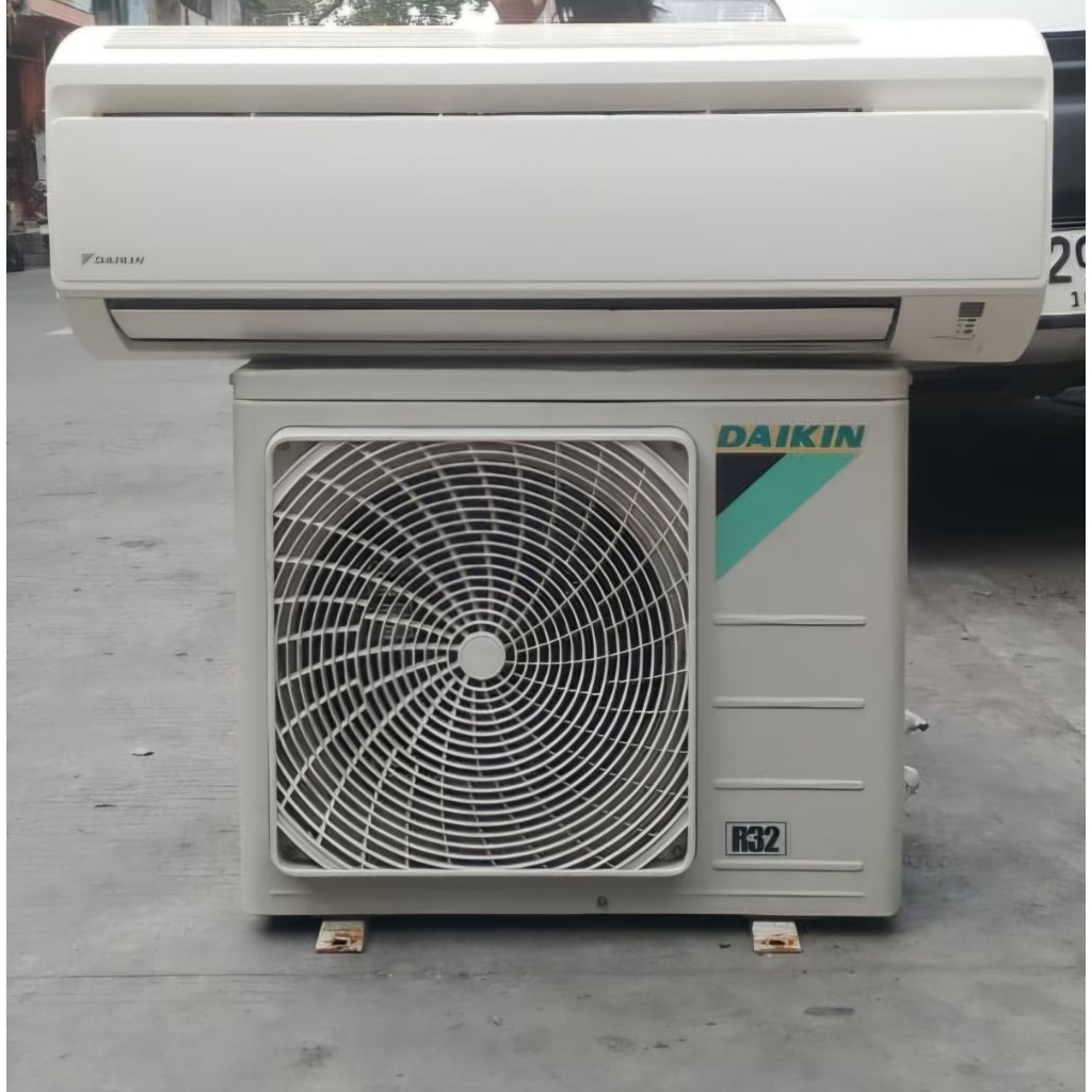 AC Daikin Malaysia 1  PK R 32 SECOND