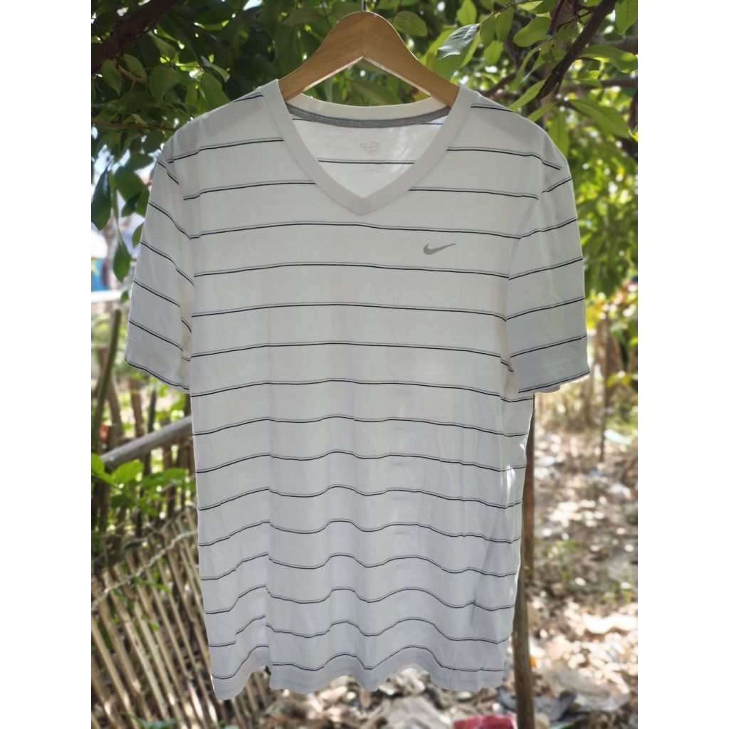 tshirt Nike salur