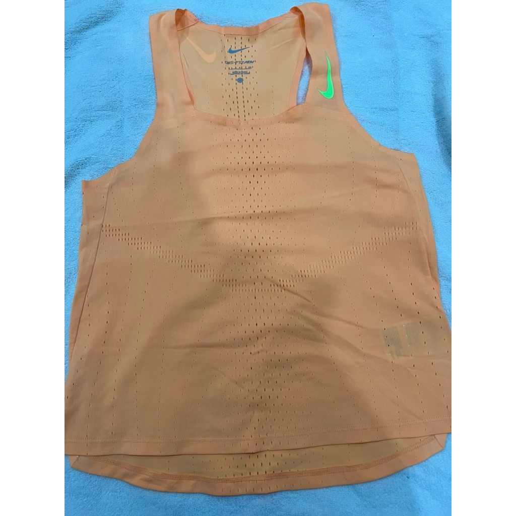 nike aeroswift women size S
