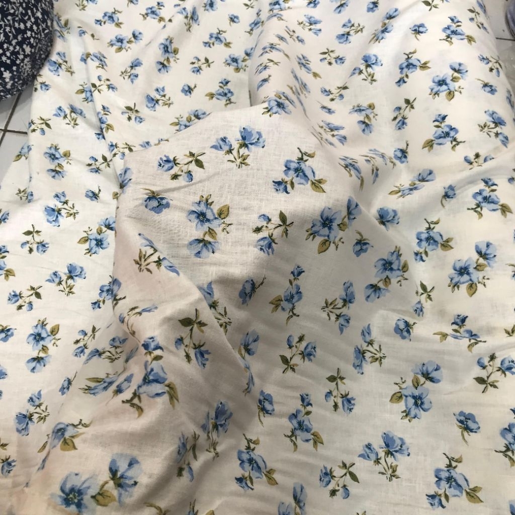 Kain katun linen motif bunga - katun linen motif - kain linen UNIQLO