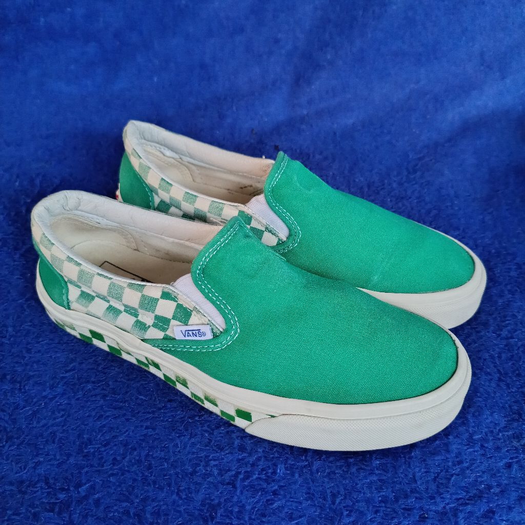 Sepatu Vans Slip On